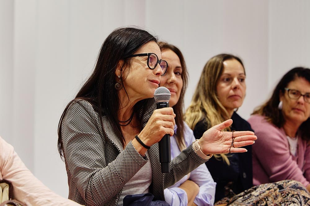 Participamos en la mesa redonda &ldquo;Juntas, m&aacute;s all&aacute; del c&aacute;ncer de mama&rdquo;